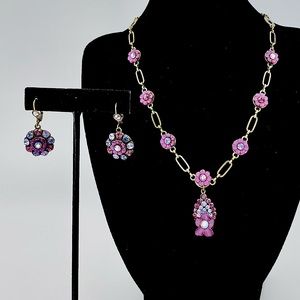 Belladonna jewelry 2pc.set . Made in Canada.